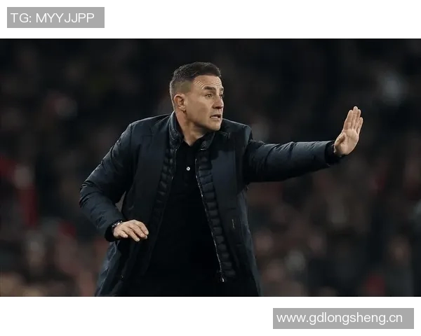 乌兹别克斯坦足协确认卡纳瓦罗及教练组抵达塔什干洽谈执教事宜 乌兹别克斯坦足协确认卡纳瓦罗及教练组抵达塔什干洽谈执教事宜