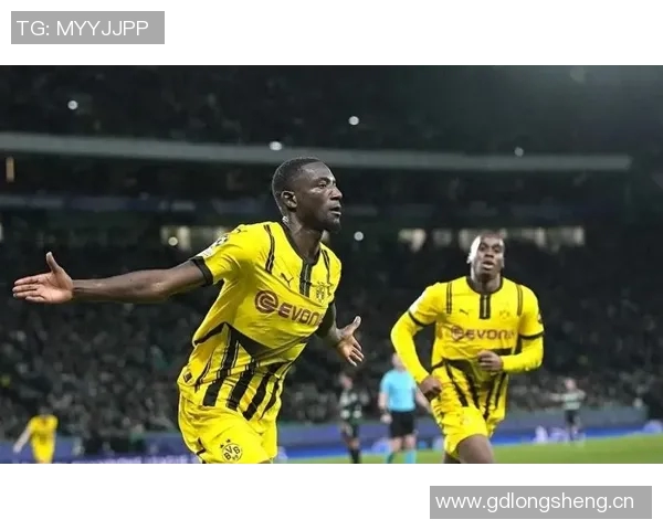 多特蒙德锋线新星吉拉西表现惊艳开赛7场斩获6球2助攻 多特蒙德锋线新星吉拉西表现惊艳开赛7场斩获6球2助攻