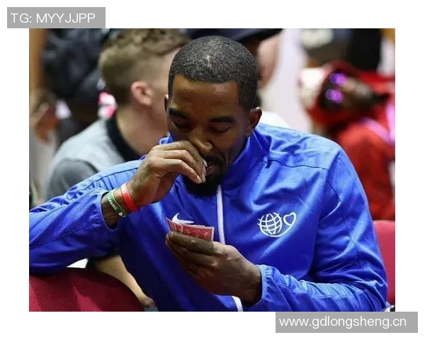 卡特布莱恩特展现灵动风采突破上篮得分引爆全场激情 卡特布莱恩特展现灵动风采突破上篮得分引爆全场激情