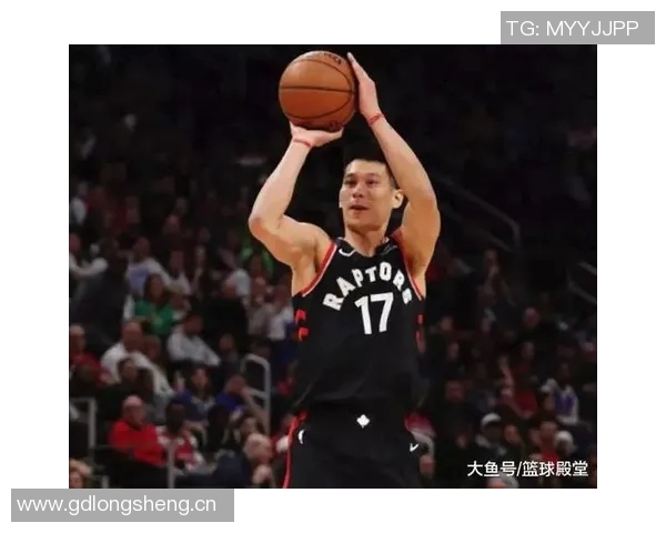 林书豪盛赞鲍威尔努力精神期待他在赛场上取得更大成功 林书豪盛赞鲍威尔努力精神期待他在赛场上取得更大成功