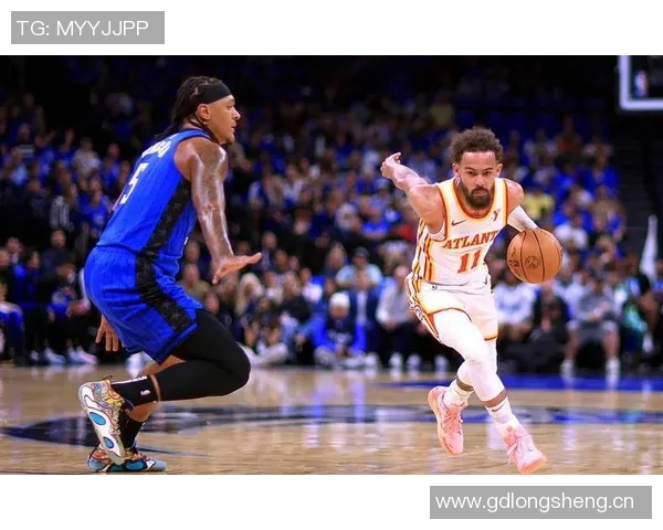 特雷杨被视为球队核心季后赛期间离队需谨慎而贝弗利却无人关注 特雷杨被视为球队核心季后赛期间离队需谨慎而贝弗利却无人关注