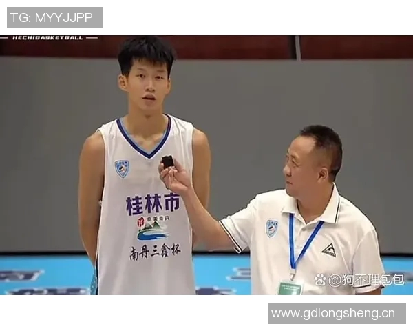 媒体人呼吁国内俱乐部重视高后卫培养应从小篮球阶段着手选拔优秀前锋 媒体人呼吁国内俱乐部重视高后卫培养应从小篮球阶段着手选拔优秀前锋