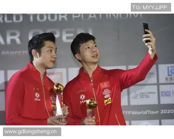 篮网队抵达澳门备战中国赛名宿卡特亲临助阵激励球员 篮网队抵达澳门备战中国赛名宿卡特亲临助阵激励球员