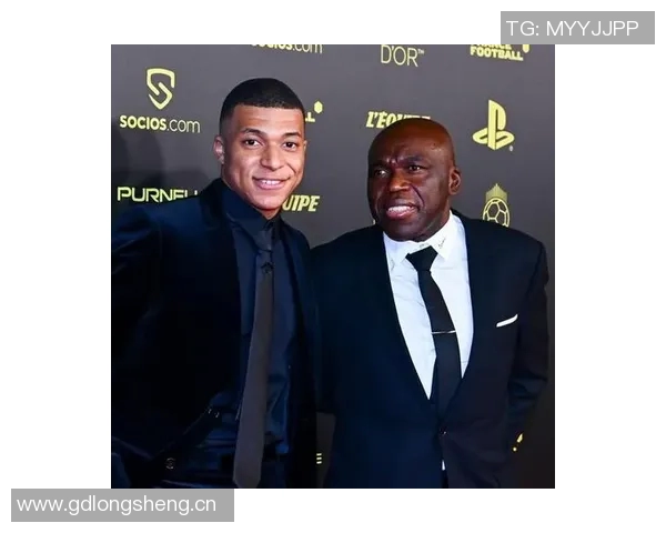 姆巴佩父亲参与戛纳传奇赛齐达内维埃拉德尚等巨星同场竞技 姆巴佩父亲参与戛纳传奇赛齐达内维埃拉德尚等巨星同场竞技