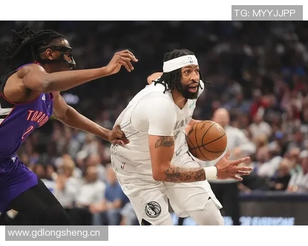 里夫斯轻松战胜尼克斯后期待浓眉回归却惊闻其被交易消息 里夫斯轻松战胜尼克斯后期待浓眉回归却惊闻其被交易消息