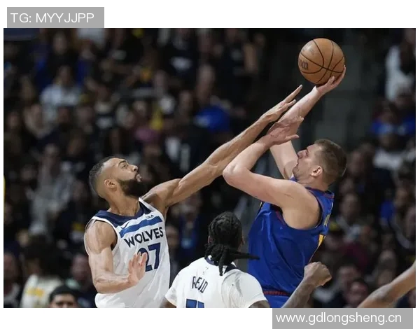 狼队四大主力戈贝尔里德迪文麦丹首节齐上阵后再无出场机会