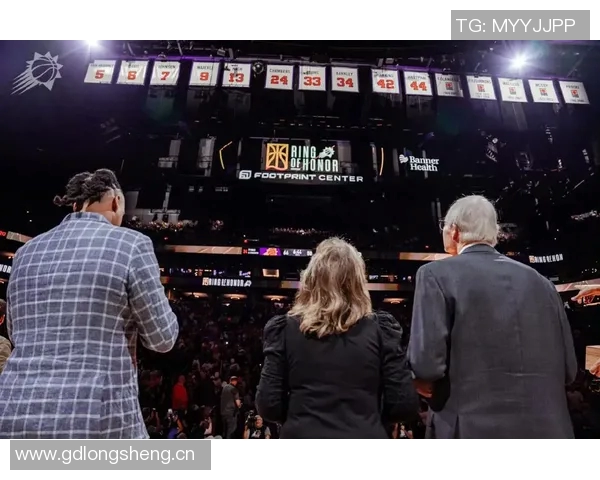 布克在纳什指导下主动担责太阳新赛季迎来最佳领袖导师