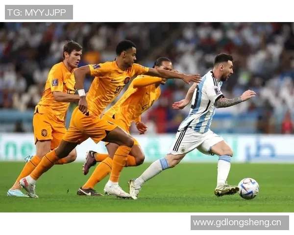 斯卡洛尼早在06年预见梅西夺冠并助力其穿上19号球衣