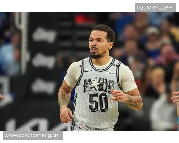 科尔安东尼盛赞字母特纳为顶尖前场球员掩护体验如同神仙般完美 科尔安东尼盛赞字母特纳为顶尖前场球员掩护体验如同神仙般完美