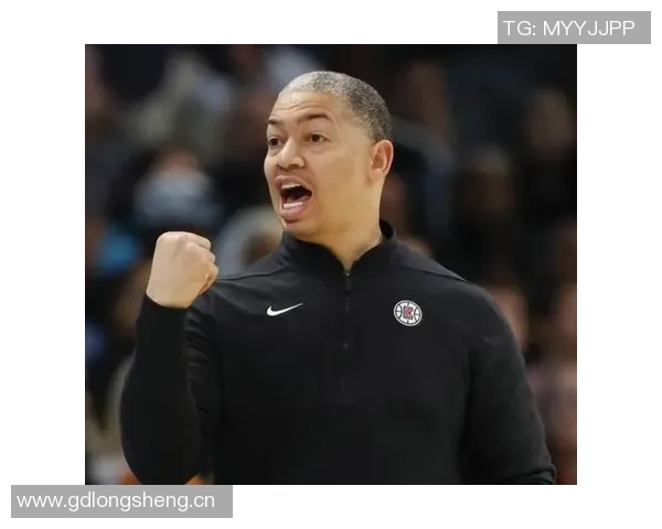 卢指导谈下半场调整为何不再使用小阵容强调祖巴茨首发带来的积极效果