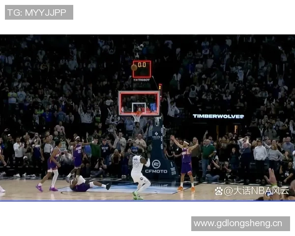 兰德尔表现出色17投10中贡献23分10篮板4助攻带领球队取得胜利