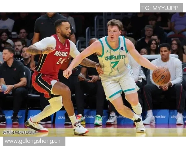 未来可期克尼佩尔表现出色11投7中斩获20分5篮板8助攻三分球命中率高达57