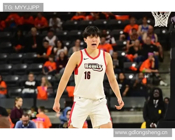 夏普盛赞杨瀚森传切默契称其为出色传球手自己为优秀终结者