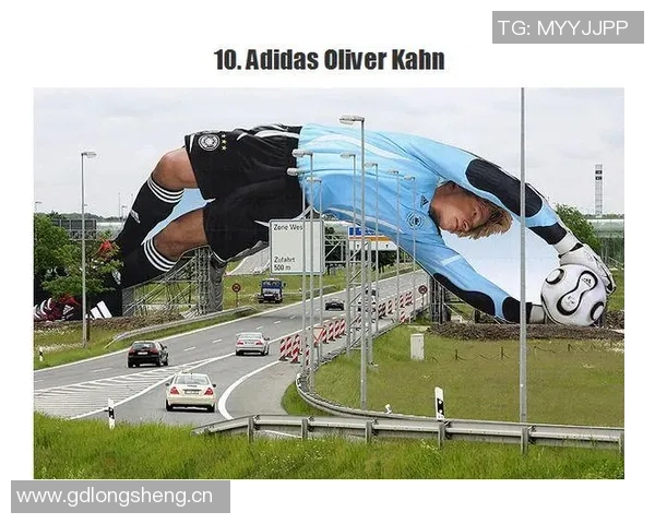 国际足联新规广告牌距离边线需保持1米以降低比赛风险