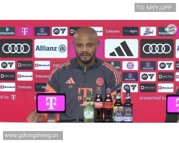 拜仁高层与孔帕尼今夏欲引西蒙斯交易遭赫内斯否决