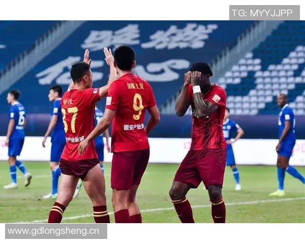 太阳三分火力全开56投22中创赛季新高万箭齐发展现强大实力