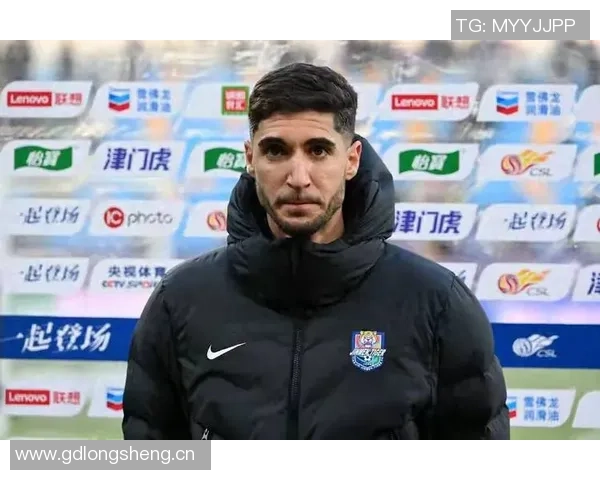 胡安罗斯正式加盟首尔FC前津门虎后卫以自由转会身份加入新东家