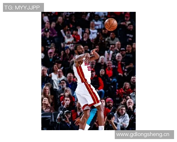 诺阿回忆热火27连胜时刻詹姆斯情绪激动球员通道内外的精彩瞬间 诺阿回忆热火27连胜时刻詹姆斯情绪激动球员通道内外的精彩瞬间